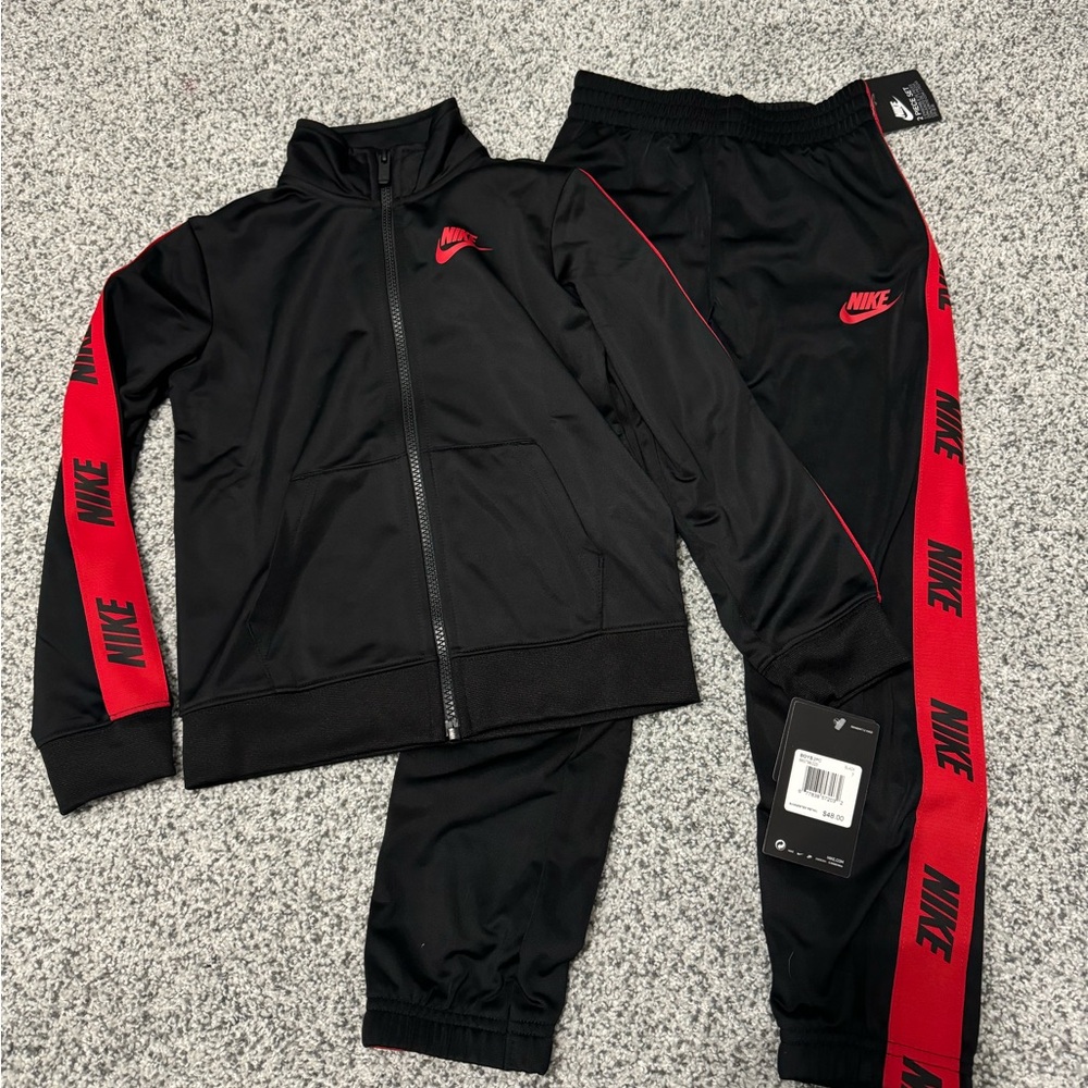 Nike Tracksuit size 7 NEW WITH TAGS!!!